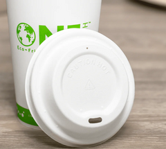 Karat Earth 90mm Bagasse Sipper Dome Lid for 10-24oz Hot Cup, White - 500 pcs
