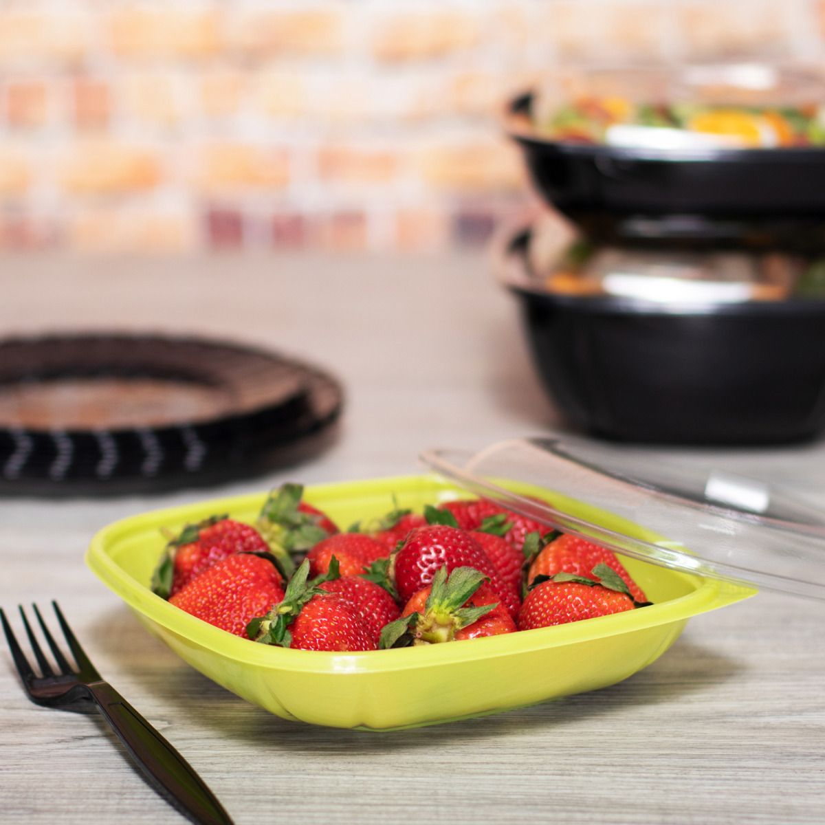 Wholesale 24 oz PET Square Bowl Green - 300 ct