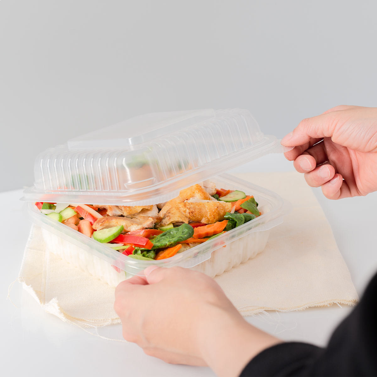 Wholesale 7'' x 7' PP Plastic Hinged Container, 1 compartment - 250 ct