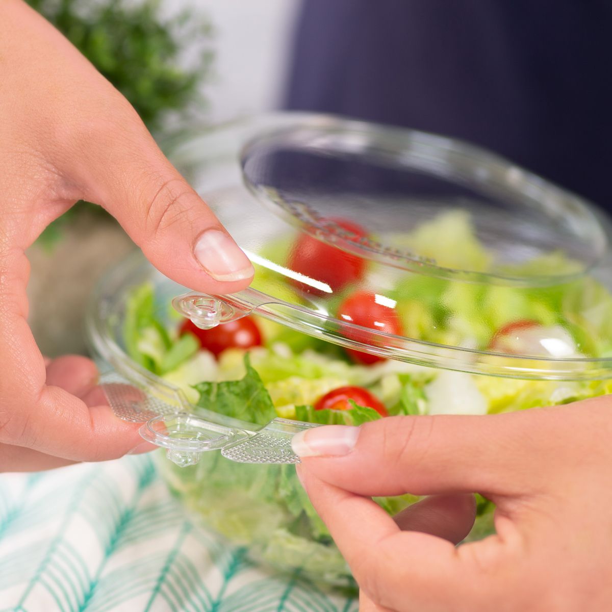 Wholesale 24oz PET Plastic Tamper Resistant Hinged Salad Bowl with Dome Lid - 240 sets