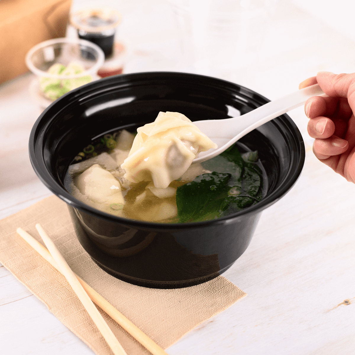 Wholesale Med-Heavy Weight Asian Soup Spoon White -1,000 ct